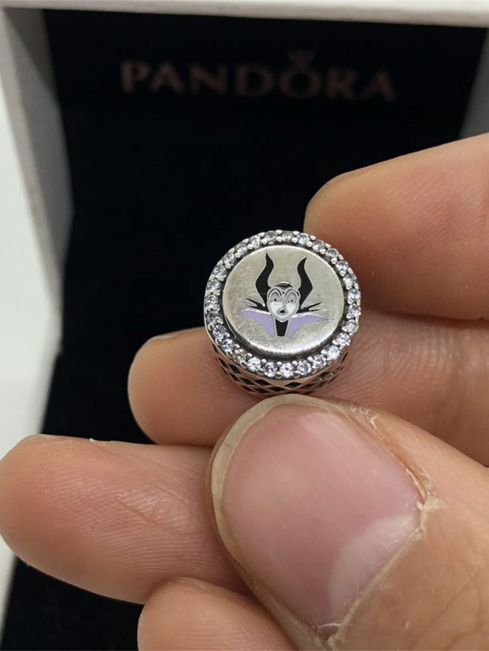 ✨🔥Pandora Disney Mistress of all Evi Charm